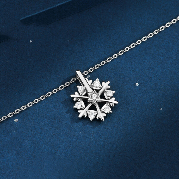 Women's silver necklace - Snowflake Model - lunaluminary