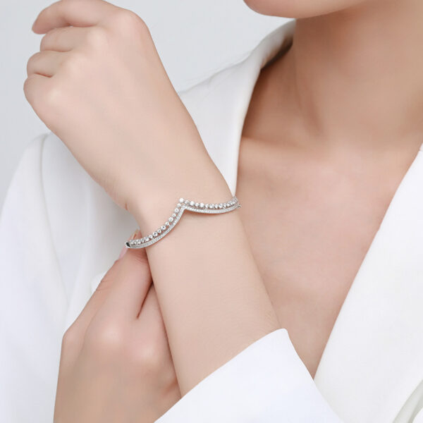 Women's Silver Bracelet (V-Shaped Crown Model)