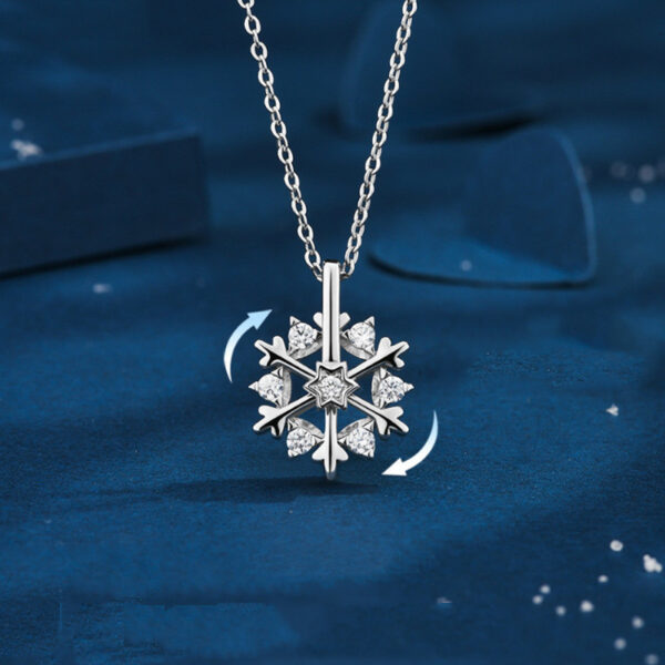 Women's silver necklace - Snowflake Model - lunaluminary